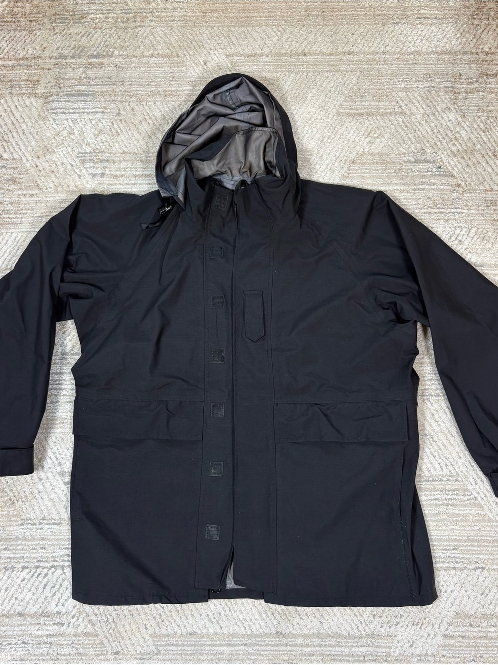 US Navy Cold Weather Parka Black Goretex medium regular Hooded Military jacket